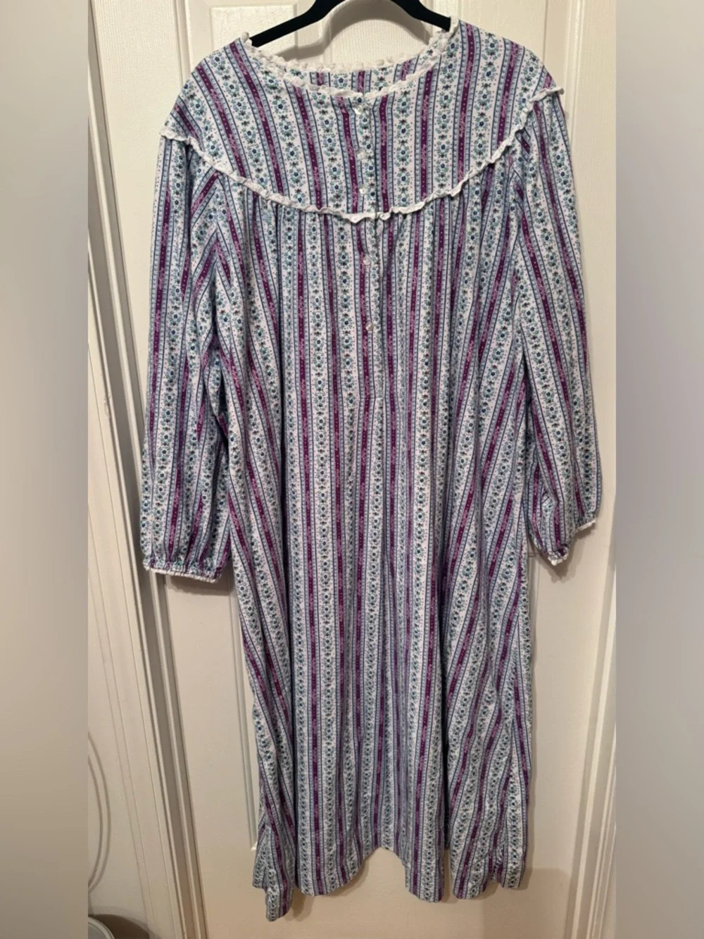 Lanz of Salzburg flannel nightgown, Size 2X?)